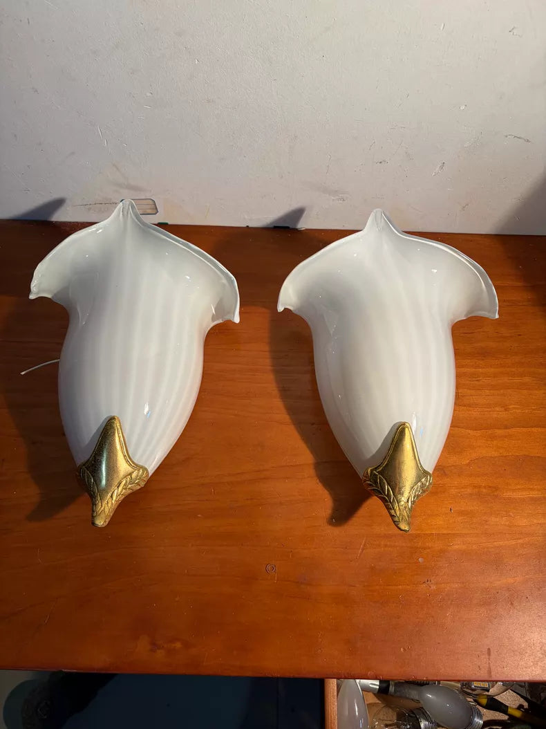 Vintage Italian Murano Tulip Glass Wall Sconce — detail 2