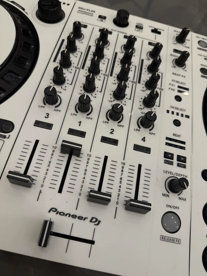 Pioneer DJ DDJ-FLX6 – White Finish DJ Controller – actual item photograph 4