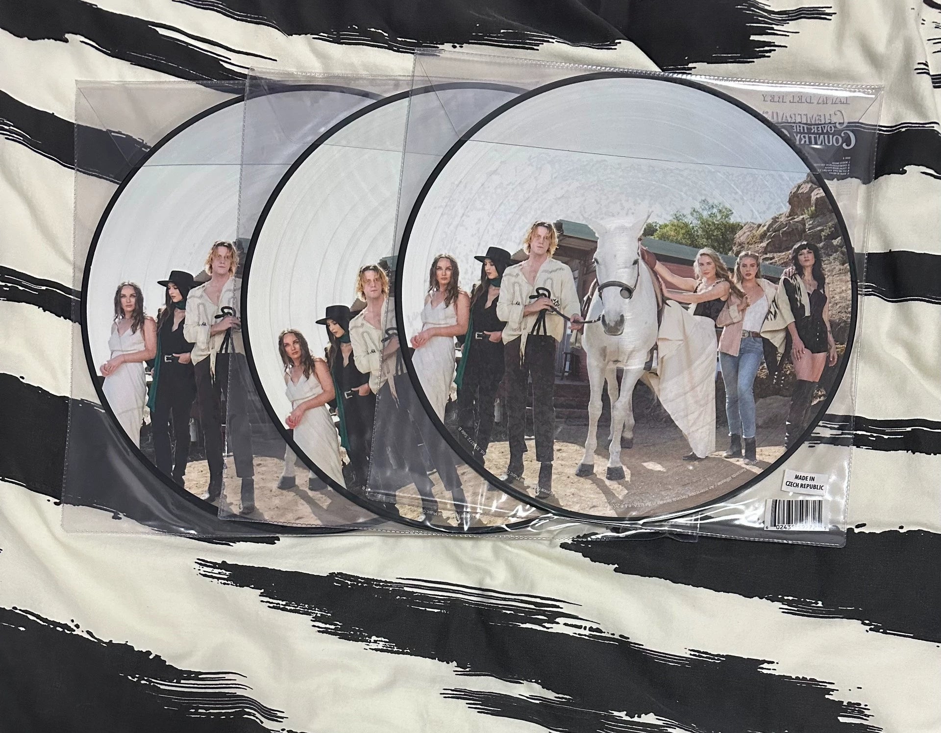 Lana Del Rey – Chemtrails Over the Country Club – Spotify Picture Disc (LP)