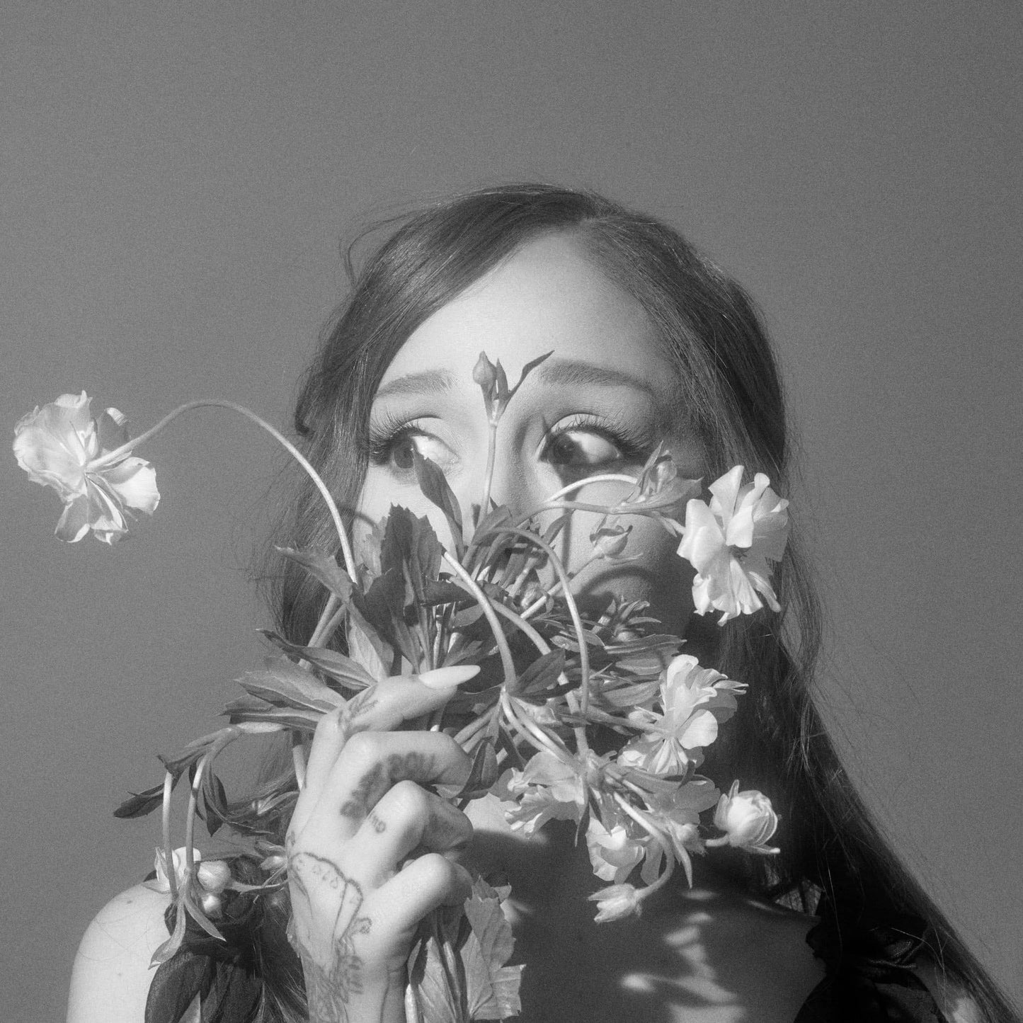 Ariana Grande – Petal – Pearl White Vinyl (LP) — photo 8