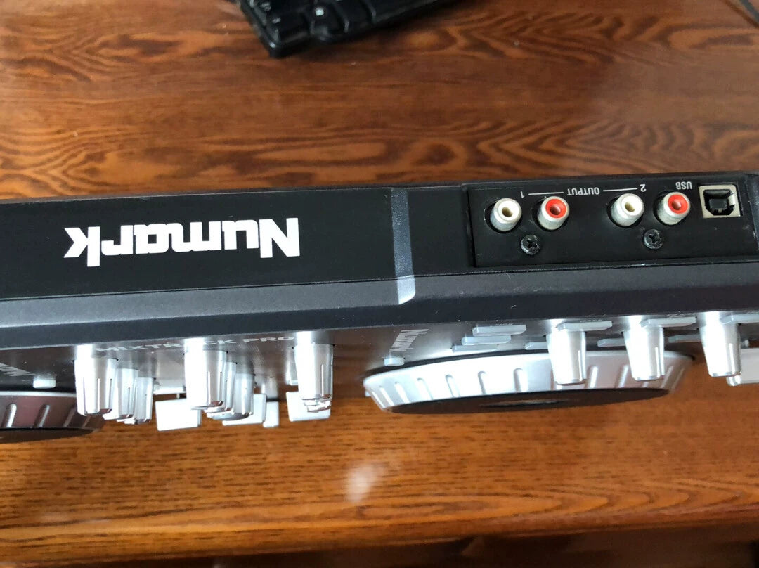 Numark Mixtrack Pro – DJ Controller with Cables & Documentation – actual item photograph 5