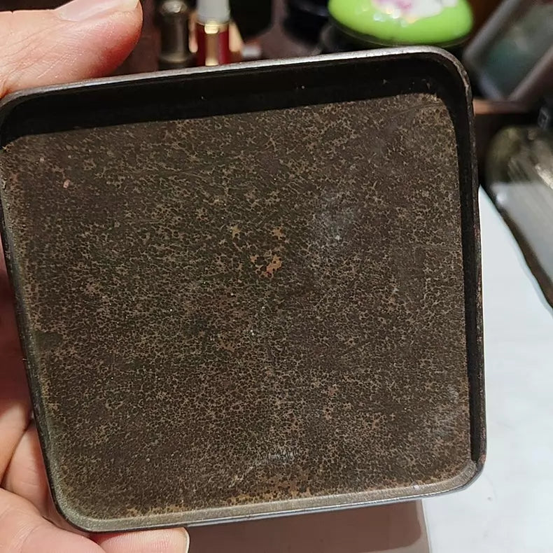 Republic-Era Shanghai Dazhong Bookstore Illustrated Tin Box — detail 7