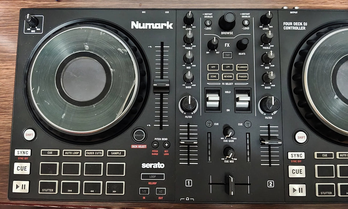 Numark Mixtrack Platinum FX – DJ Controller with Carry Bag – actual item photograph 4
