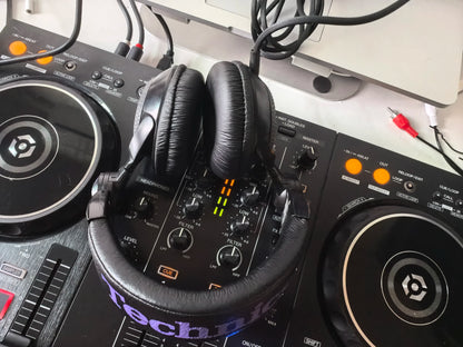 Technics RP-DJ1200 – Purple DJ Headphones – detail 5