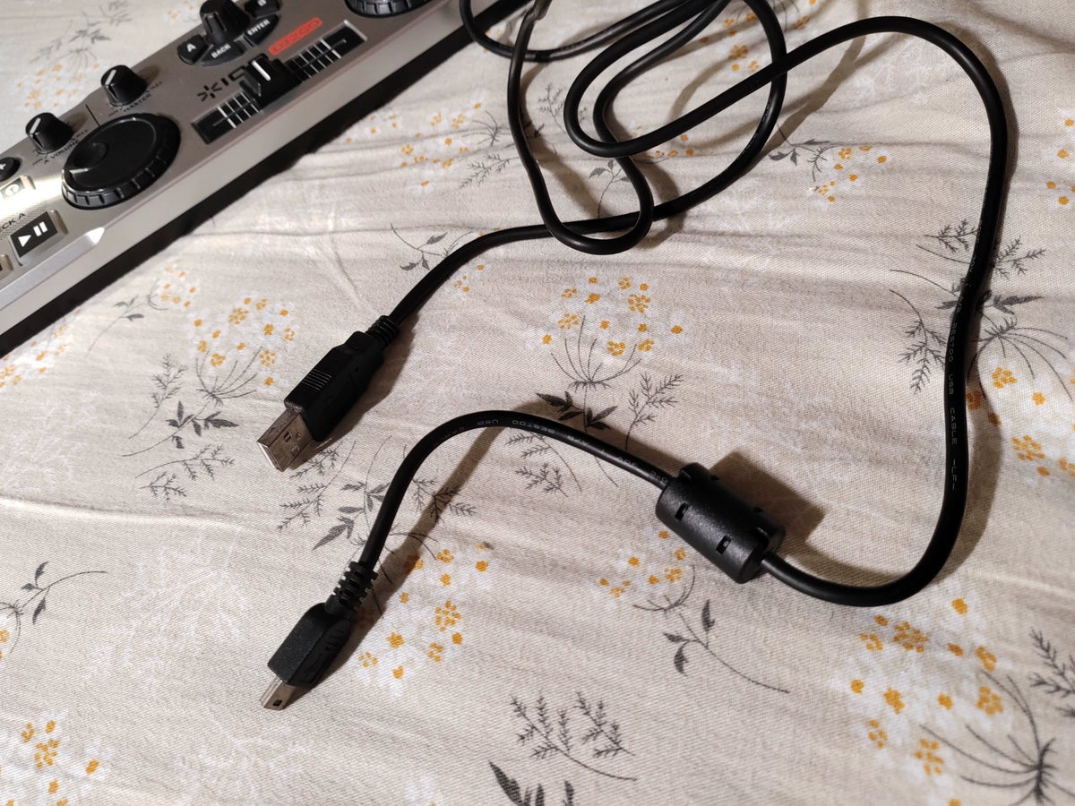 ION DJ2GO – Silver USB DJ Controller with Cable – actual item photograph 6