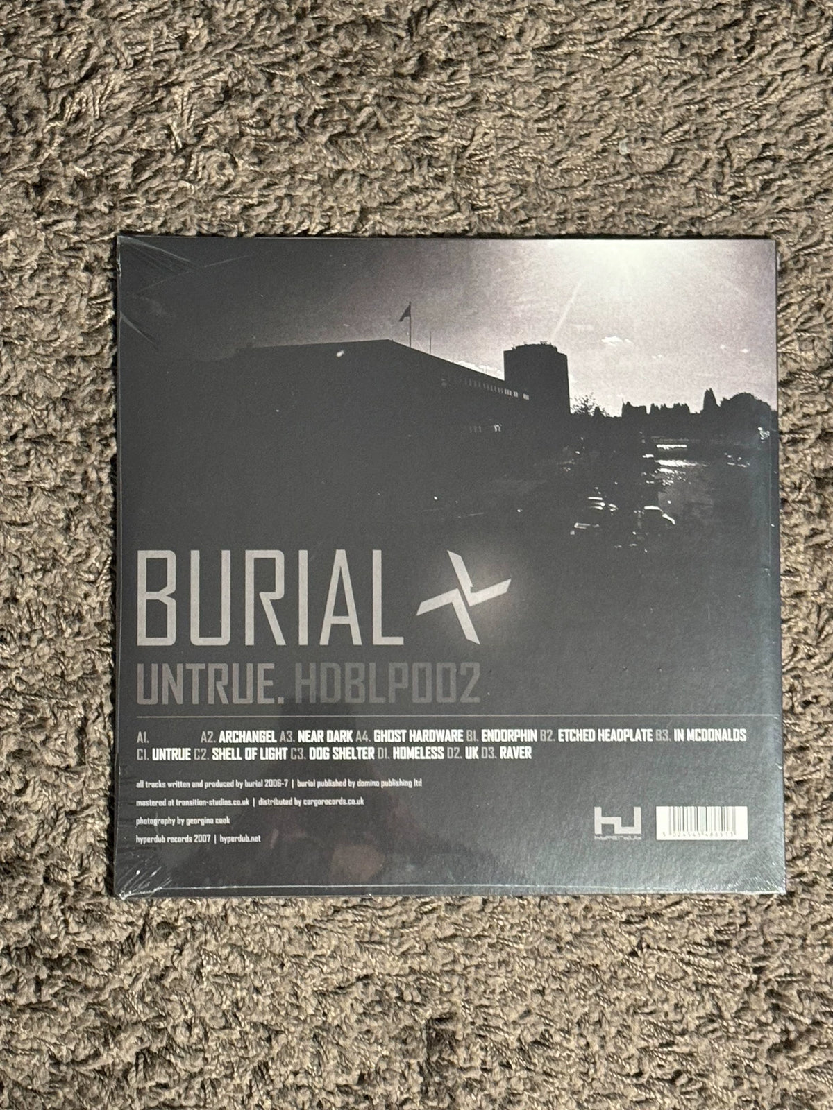 Burial – Untrue (2LP) – product photograph 6