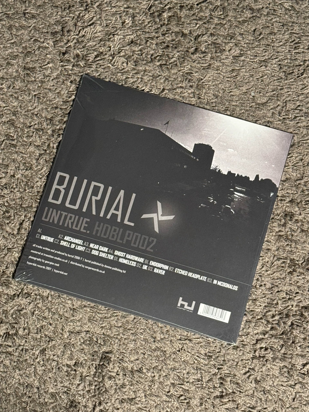 Burial – Untrue (2LP) – product photograph 7