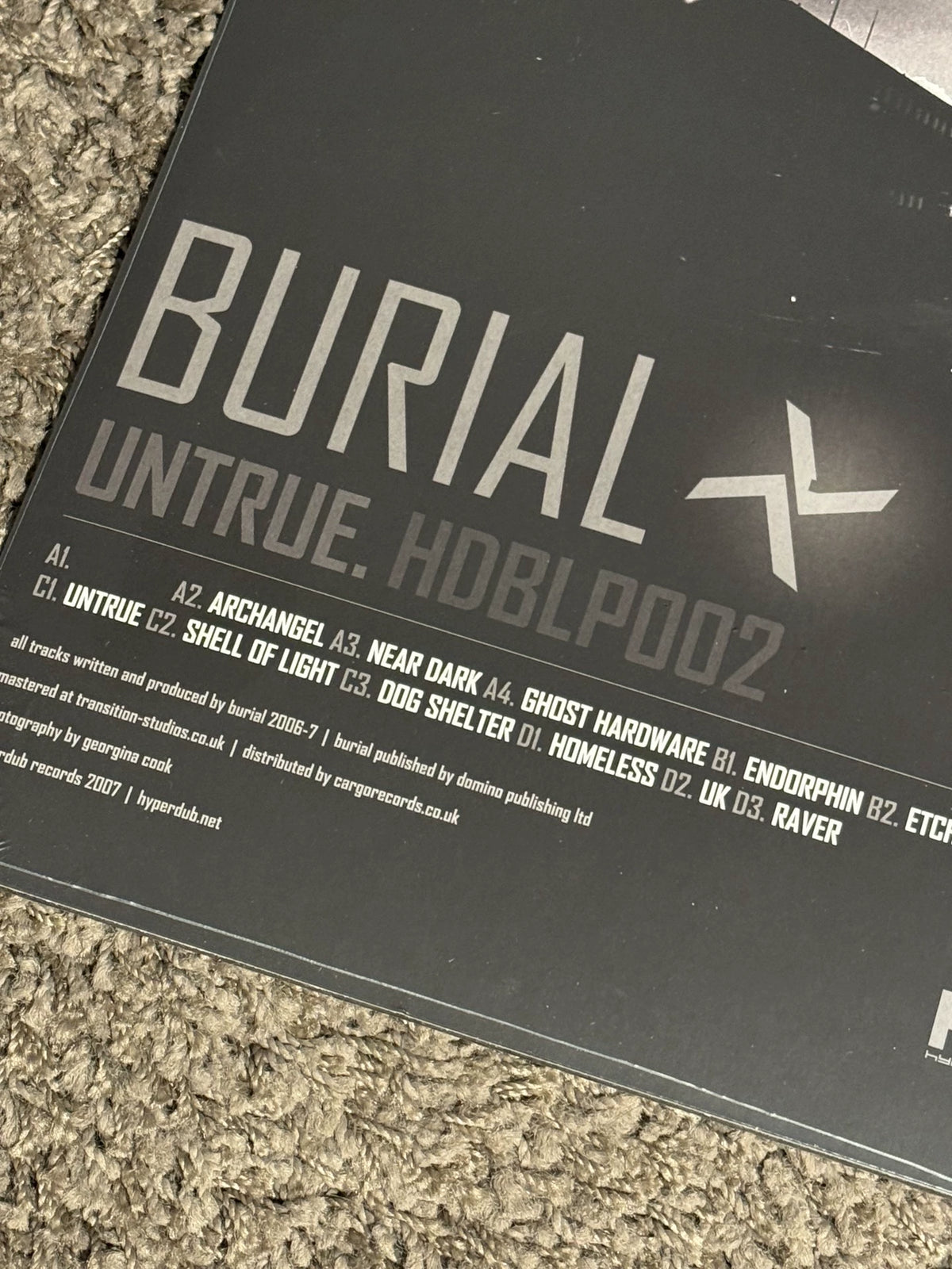 Burial – Untrue (2LP) – product photograph 8