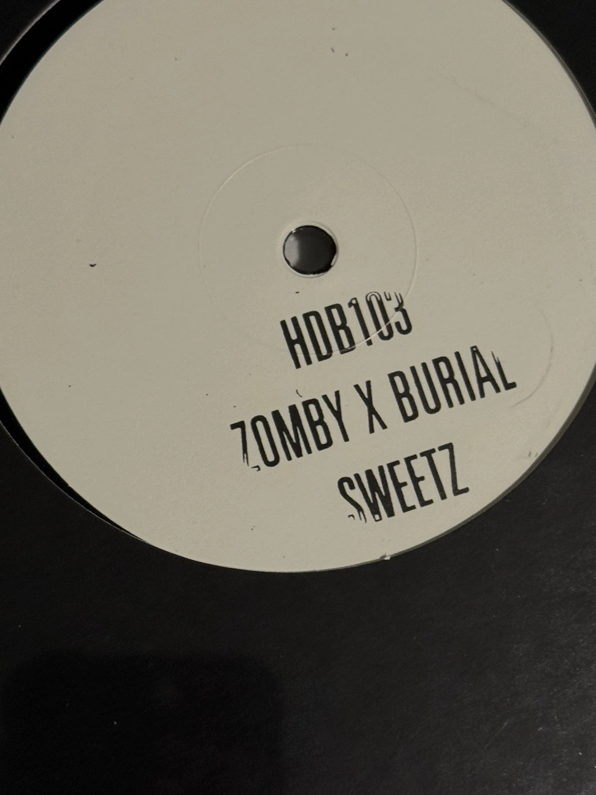 Zomby / Burial – Sweetz (10-inch Vinyl) – photo 3
