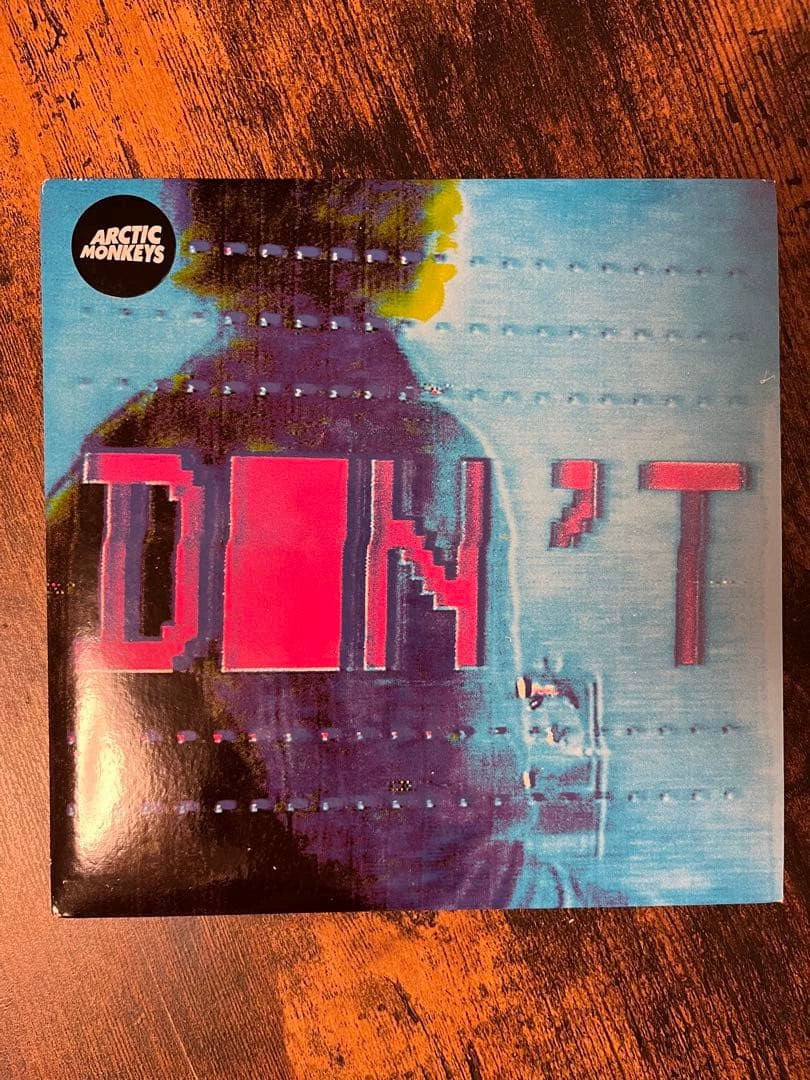 Arctic Monkeys — Don’t Sit Down ’Cause I’ve Moved Your Chair — UK 7-inch Single — photo 1