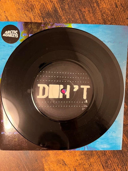 Arctic Monkeys — Don’t Sit Down ’Cause I’ve Moved Your Chair — UK 7-inch Single — photo 3