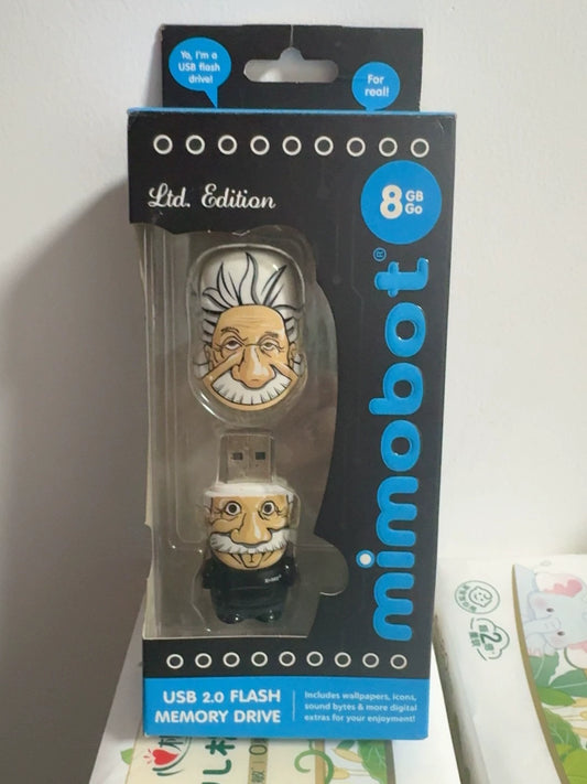Mimoco – Albert Einstein Mimobot – Limited Edition 8GB USB Drive – photograph 1